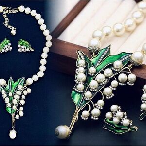 Heidi Daus INSPIRED Lily Of The Valley Necklace And Earring Set